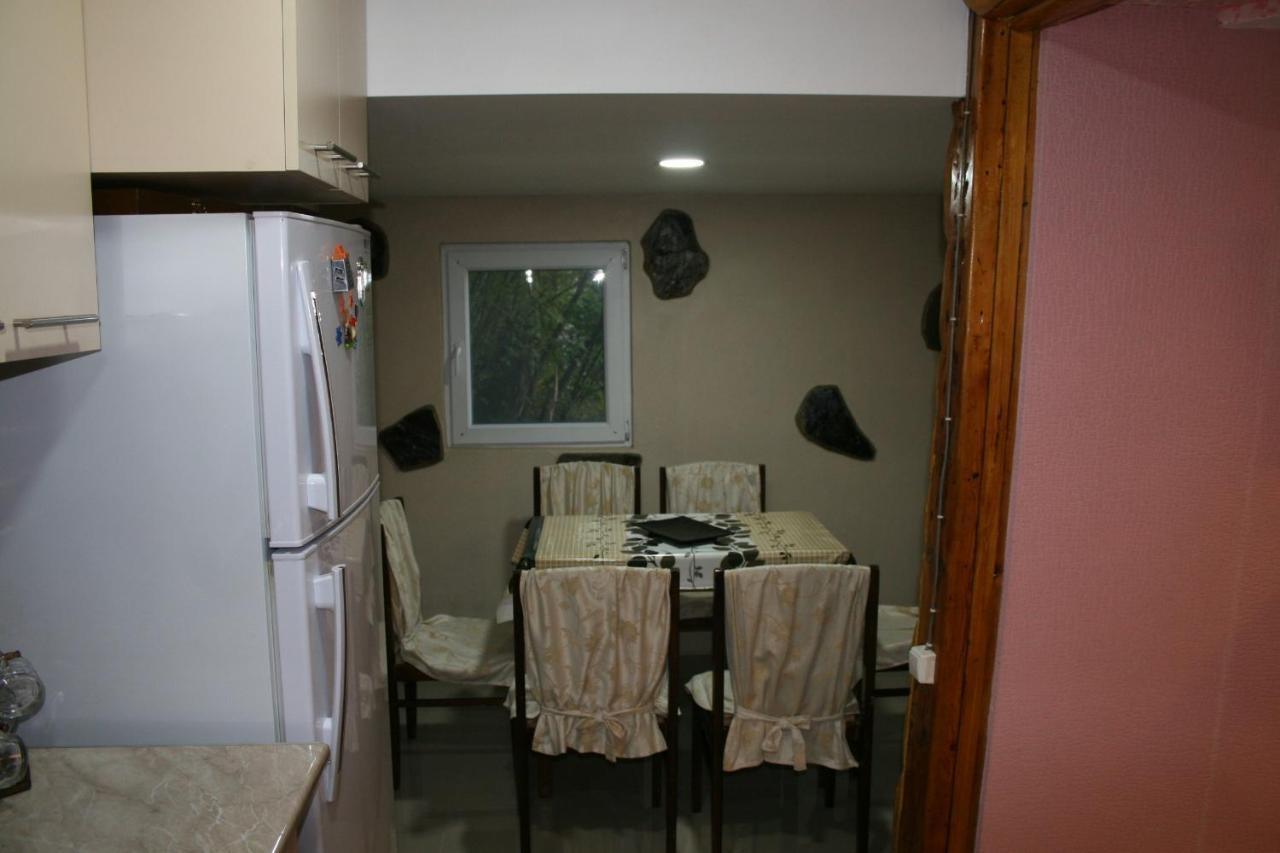Guest House Nima Боржомі Екстер'єр фото